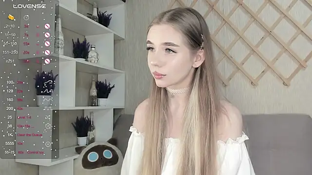 Snapshot of AutoBaby chatting on November 19, 2025, 10:26 am AutoBaby online show from November 19, 2025, 10:26 am