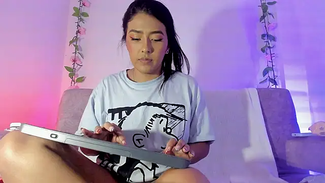 Snapshot of SamanthaJonson1 chatting on November 14, 2025, 1:31 am SamanthaJonson1 online show from November 14, 2025, 1:31 am