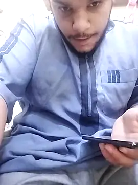 Fouzi1234bhm online show from October 24, 2025, 1:32 pm