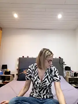 Madame Callie online show from June 15, 2026, 8:03 am