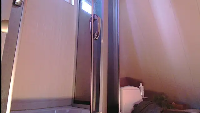 RubyLynxx online show from November 15, 2025, 8:40 am