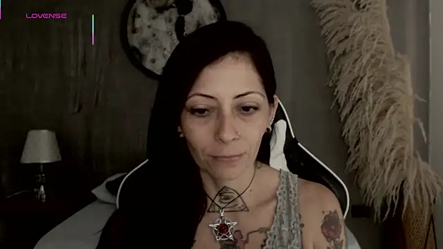 dark gotica online show from October 11, 2025, 12:28 pm