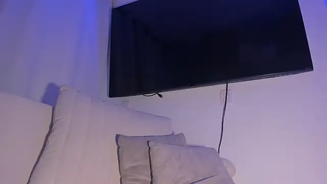 HannahDavis  online show from May 8, 2026, 10:52 am