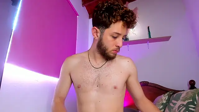 Juan Castano online show from November 8, 2025, 6:33 pm