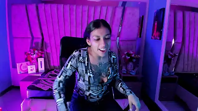 Snapshot of TeennNaugthy18 chatting on February 10, 2025, 2:30 am TeennNaugthy18 online show from February 10, 2025, 2:30 am