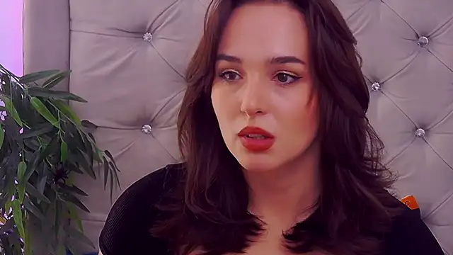 Snapshot of MeIisaLove chatting on October 26, 2025, 2:06 pm MeIisaLove online show from October 26, 2025, 2:06 pm