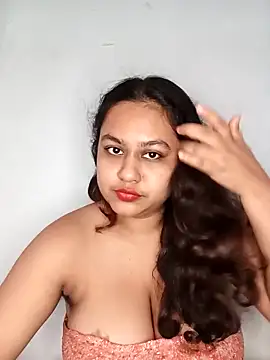 Snapshot of bumblebeegirl chatting on November 1, 2025, 1:23 am bumblebeegirl online show from November 1, 2025, 1:23 am