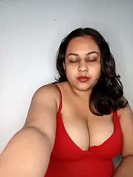 Snapshot of bumblebeegirl chatting on January 24, 2025, 3:34 pm bumblebeegirl online show from January 24, 2025, 3:34 pm