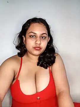 Snapshot of bumblebeegirl chatting on February 2, 2025, 10:49 pm bumblebeegirl online show from February 2, 2025, 10:49 pm