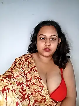 Snapshot of bumblebeegirl chatting on December 29, 2024, 7:11 pm bumblebeegirl online show from December 29, 2024, 7:11 pm