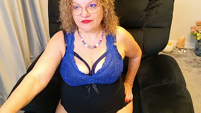 Snapshot of maggiemilff chatting on August 3, 2026, 3:47 am maggiemilff online show from August 3, 2026, 3:47 am