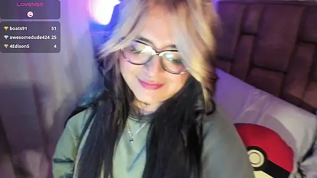 Snapshot of chloe_bonnet chatting on January 16, 2025, 3:02 am chloe bonnet online show from January 16, 2025, 3:02 am