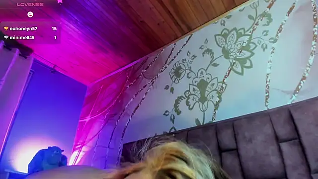 Snapshot of chloe_bonnet chatting on January 24, 2025, 12:20 am chloe bonnet online show from January 24, 2025, 12:20 am