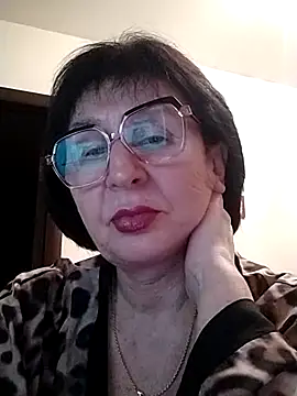 Snapshot of AlbinaXPretty chatting on February 8, 2025, 6:33 pm AlbinaXPretty online show from February 8, 2025, 6:33 pm