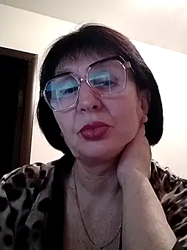 Snapshot of AlbinaXPretty chatting on February 16, 2025, 6:21 pm AlbinaXPretty online show from February 16, 2025, 6:21 pm