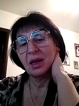 Snapshot of AlbinaXPretty chatting on January 31, 2025, 5:42 pm AlbinaXPretty online show from January 31, 2025, 5:42 pm