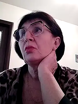 Snapshot of AlbinaXPretty chatting on February 16, 2025, 2:00 pm AlbinaXPretty online show from February 16, 2025, 2:00 pm