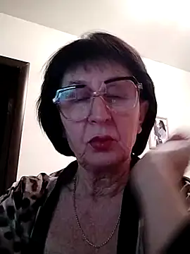 Snapshot of AlbinaXPretty chatting on February 19, 2025, 9:25 pm AlbinaXPretty online show from February 19, 2025, 9:25 pm