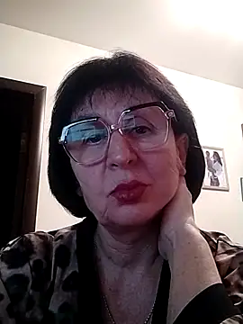 Snapshot of AlbinaXPretty chatting on February 7, 2025, 7:17 pm AlbinaXPretty online show from February 7, 2025, 7:17 pm