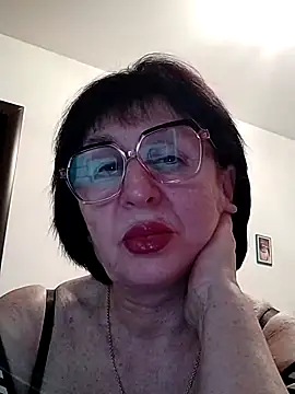 Snapshot of AlbinaXPretty chatting on February 20, 2025, 7:30 pm AlbinaXPretty online show from February 20, 2025, 7:30 pm