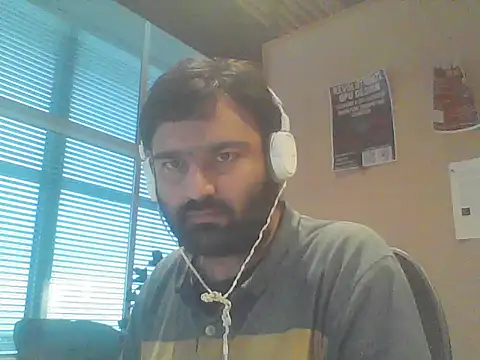 Snapshot of JohnBond009 chatting on July 6, 2026, 7:49 pm JohnBond009 online show from July 6, 2026, 7:49 pm