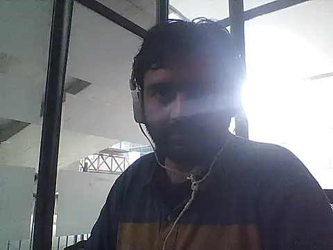 Snapshot of JohnBond009 chatting on August 5, 2026, 10:31 am JohnBond009 online show from August 5, 2026, 10:31 am