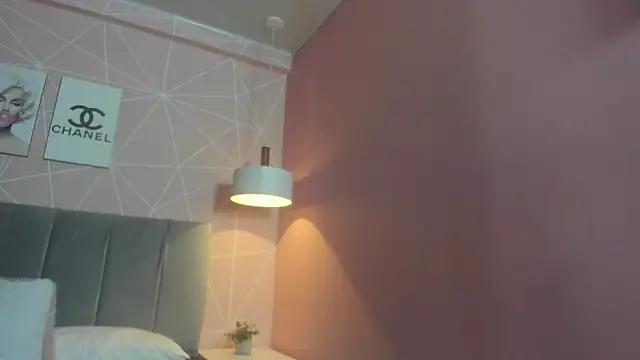 dolly zoe online show from January 17, 2026, 3:32 am