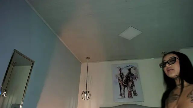 ayshel   online show from October 13, 2025, 4:58 am