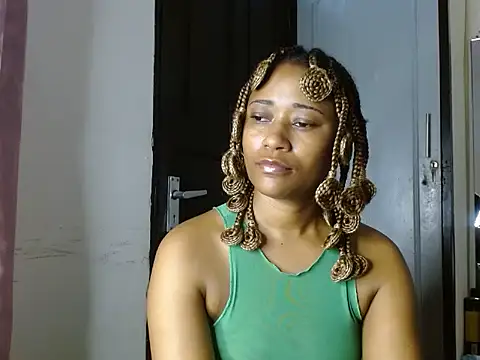 Snapshot of savage_laura chatting on August 1, 2026, 6:44 am savage laura online show from August 1, 2026, 6:44 am