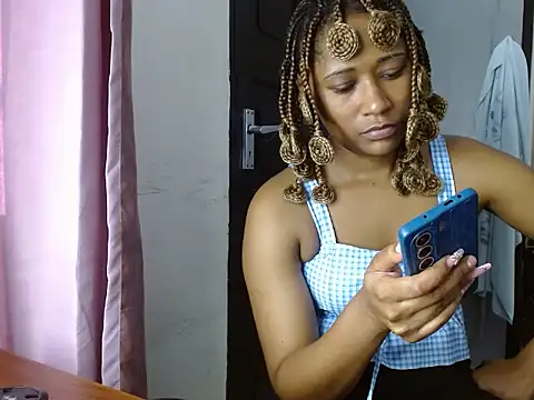 Snapshot of savage_laura chatting on July 31, 2026, 12:59 pm savage laura online show from July 31, 2026, 12:59 pm