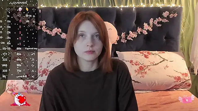 Snapshot of AliceLanley chatting on November 2, 2025, 11:26 am AliceLanley online show from November 2, 2025, 11:26 am