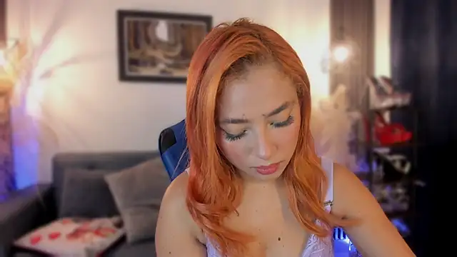 valerycolins online show from February 3, 2025, 3:31 am