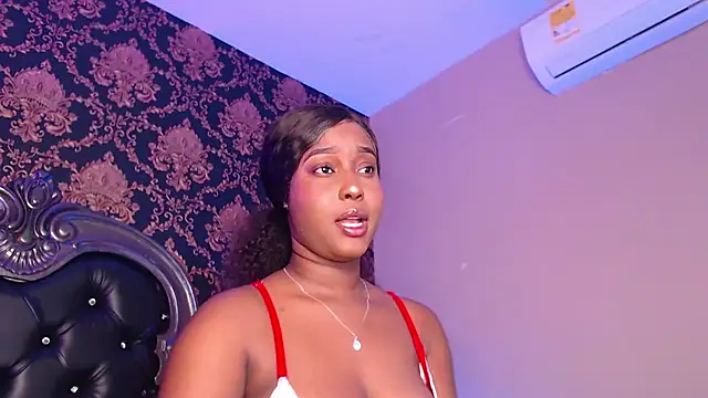 MichaelaCox online show from June 7, 2026, 12:32 pm