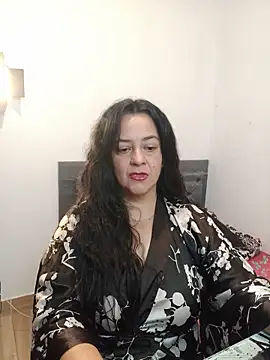 lucia vonne  online show from June 15, 2026, 12:01 am