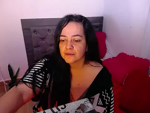 lucia vonne  online show from April 26, 2026, 9:50 am