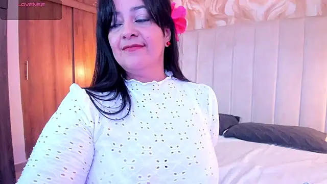 lucia vonne  online show from May 16, 2026, 8:19 pm