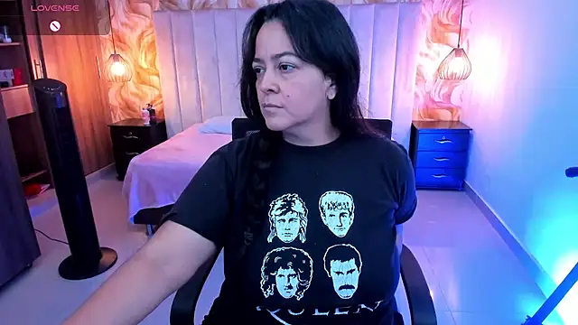 lucia vonne  online show from May 23, 2026, 7:35 pm
