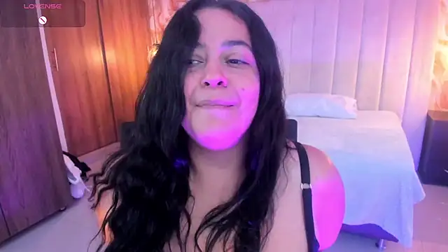 lucia vonne  online show from May 8, 2026, 7:50 pm