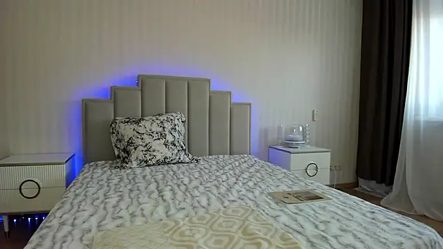 ooksiiii online show from February 9, 2025, 12:08 pm