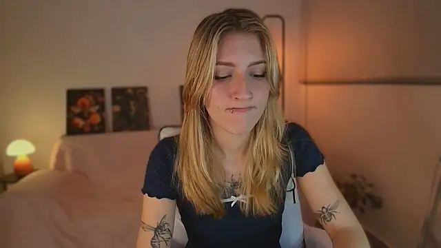 Snapshot of Dakotaa_ chatting on October 15, 2025, 4:44 am Dakotaa online show from October 15, 2025, 4:44 am