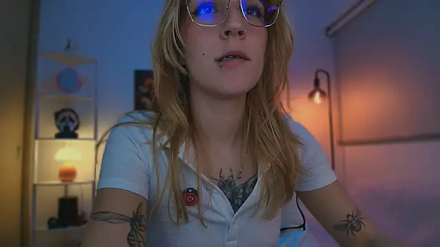 Snapshot of Dakotaa_ chatting on October 27, 2025, 4:57 am Dakotaa online show from October 27, 2025, 4:57 am