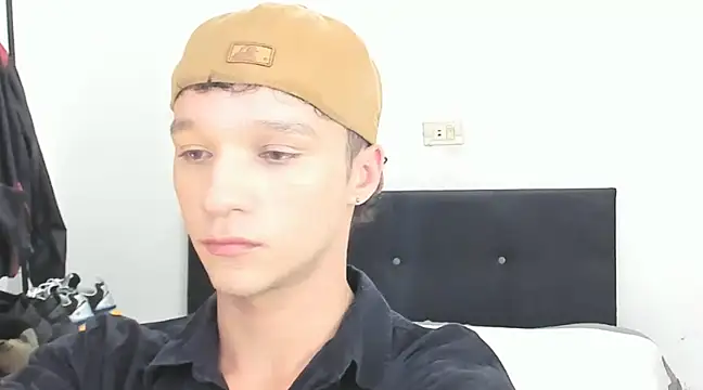 angelcortes online show from January 7, 2025, 8:52 pm