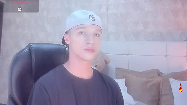 angelcortes online show from January 18, 2026, 9:51 pm