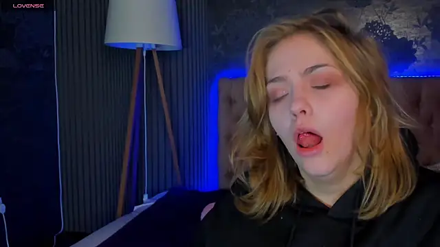 DellaRowe online show from November 19, 2025, 6:24 am