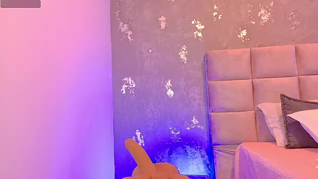 Snapshot of _Gretta chatting on November 8, 2025, 8:12 pm Gretta online show from November 8, 2025, 8:12 pm