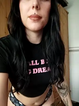 Snapshot of Provocunt chatting on November 19, 2025, 12:27 pm Provocunt online show from November 19, 2025, 12:27 pm