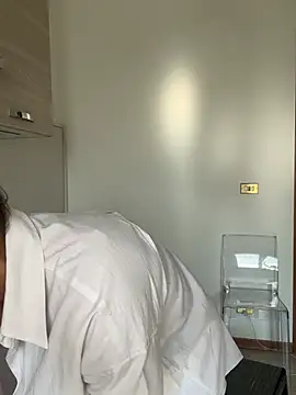 Snapshot of petrouchkaaa_ chatting on March 10, 2026, 9:35 am petrouchkaaa online show from March 10, 2026, 9:35 am