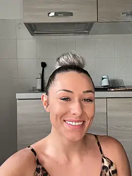 Snapshot of petrouchkaaa_ chatting on March 3, 2026, 11:28 am petrouchkaaa online show from March 3, 2026, 11:28 am