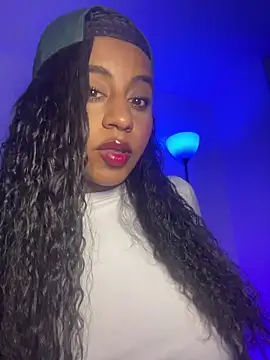 charlotteeruss online show from January 14, 2026, 5:11 am