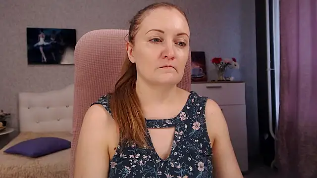 Snapshot of BettyFootFetish chatting on April 17, 2026, 12:19 pm BettyFootFetish online show from April 17, 2026, 12:19 pm